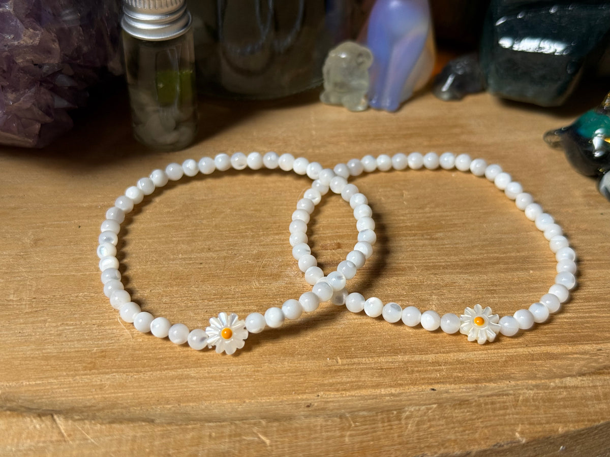 Perlmutt Armband Gänseblümchen