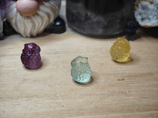 Fluorit Mini Hase auf Mond
