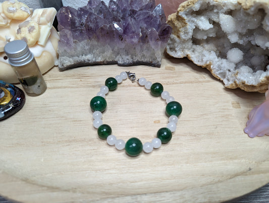 Jade und Schneequarz Armband